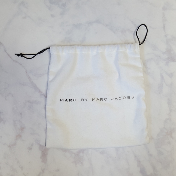 Marc Jacobs Red Hot Monogram Crossbody NWT - Picture 3 of 8